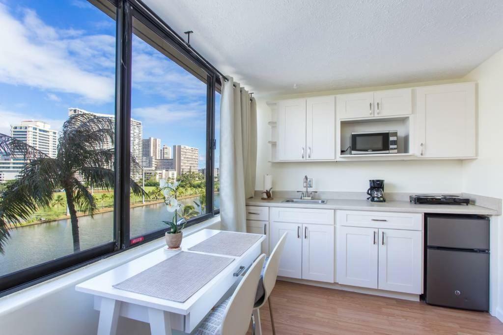 Hawaiian Monarch Upgraded Modern Studio Хонолулу Екстериор снимка