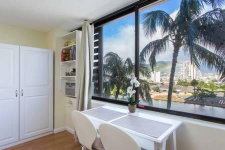 Hawaiian Monarch Upgraded Modern Studio Хонолулу Екстериор снимка